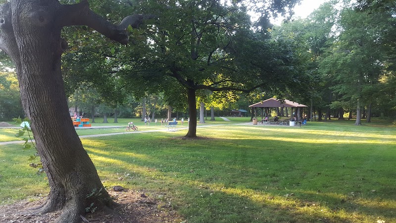 Maude Neiding Memorial Park - Amherst, OH