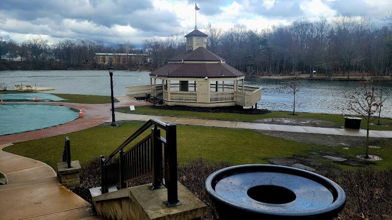 Coe Lake Park - Berea, OH