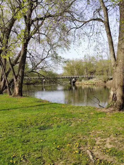 River Community Park / Tuscarawas river water trail access ( river mile 71.8 ) - Bolivar, OH