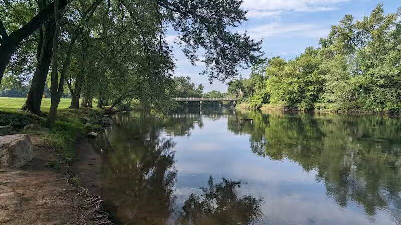 River Community Park / Tuscarawas river water trail access ( river mile 71.8 ) - Bolivar, OH