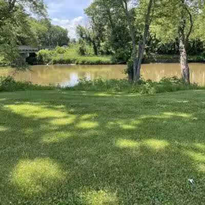 River Community Park / Tuscarawas river water trail access ( river mile 71.8 ) - Bolivar, OH