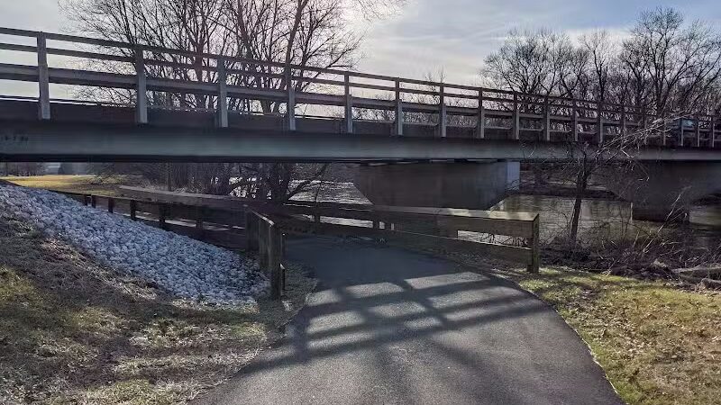 River Community Park / Tuscarawas river water trail access ( river mile 71.8 ) - Bolivar, OH
