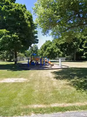 Bratenahl Dog Park - Bratenahl, OH