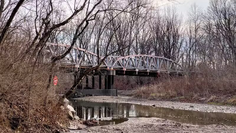 Maple Grove Prairie & Dog Play Area - Chillicothe, OH
