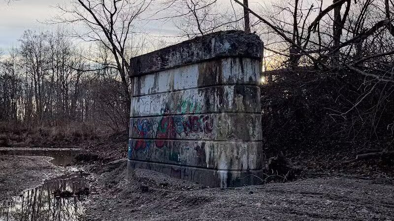 Maple Grove Prairie & Dog Play Area - Chillicothe, OH