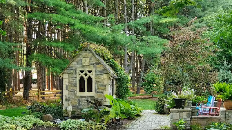 Hippley Gardens - Columbiana, OH