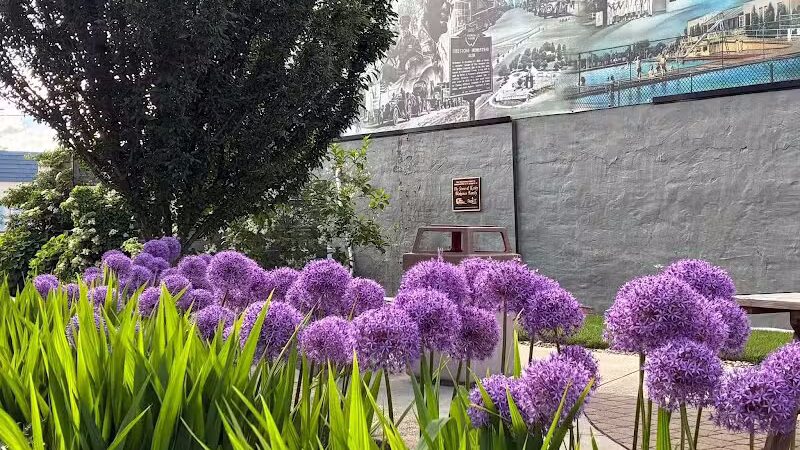Pocket Park - Columbiana, OH