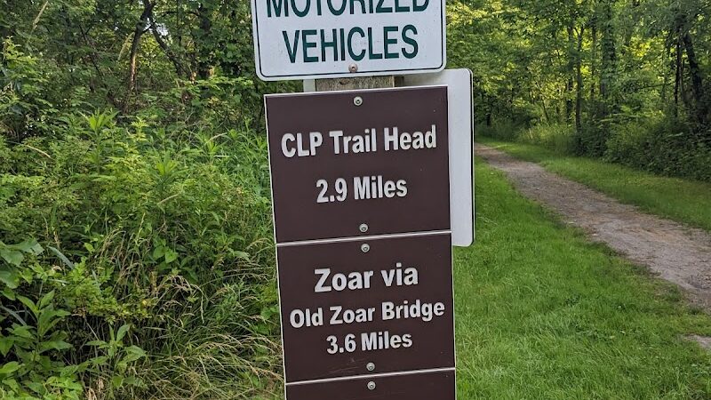 Towpath Trailhead SR800 - Dover, OH