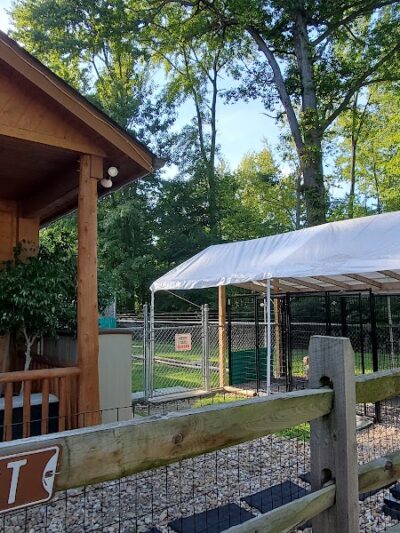 Paws Inn the Woods - Grafton, OH