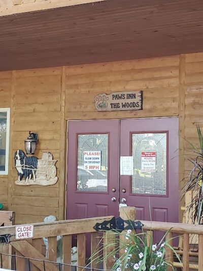 Paws Inn the Woods - Grafton, OH