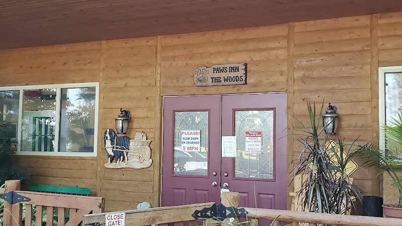 Paws Inn the Woods - Grafton, OH