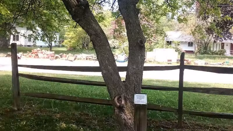 Strawberry Acres Park - Holland, OH