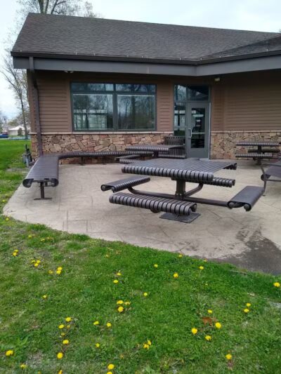 The Lodge at Strawberry Acres Park - Holland, OH