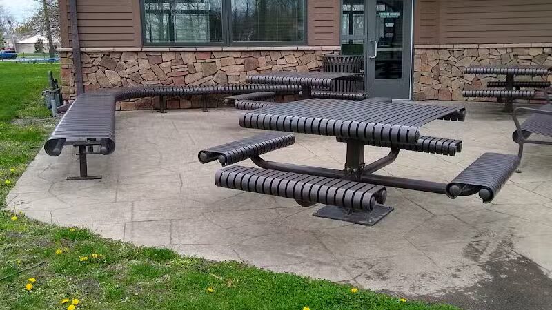 The Lodge at Strawberry Acres Park - Holland, OH