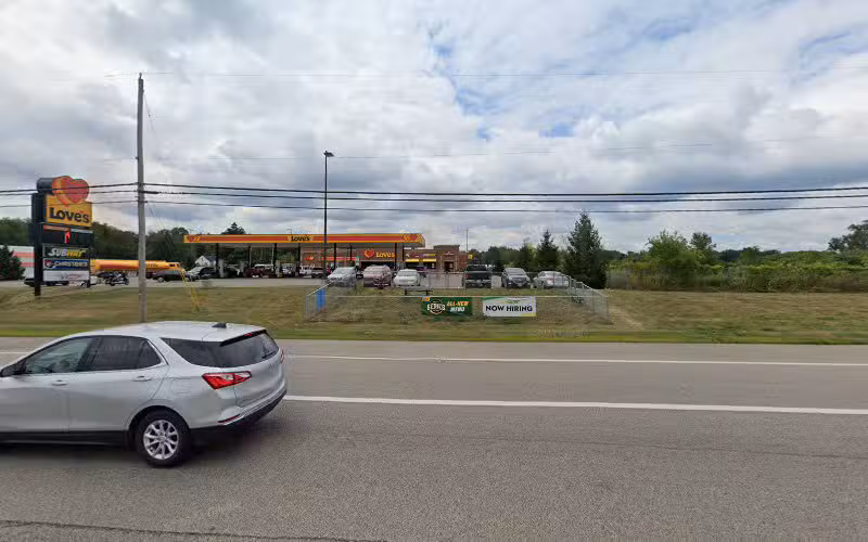Dog Park at Love's Travel Stops - Hubbard, OH