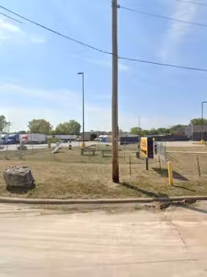 Dog Park at Love's Travel Stops - Jeffersonville, OH