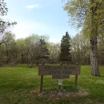 Kelleys Island State Park Picnic Area - Kelleys Island, OH