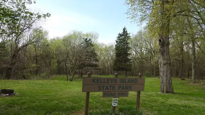 Kelleys Island State Park Picnic Area - Kelleys Island, OH