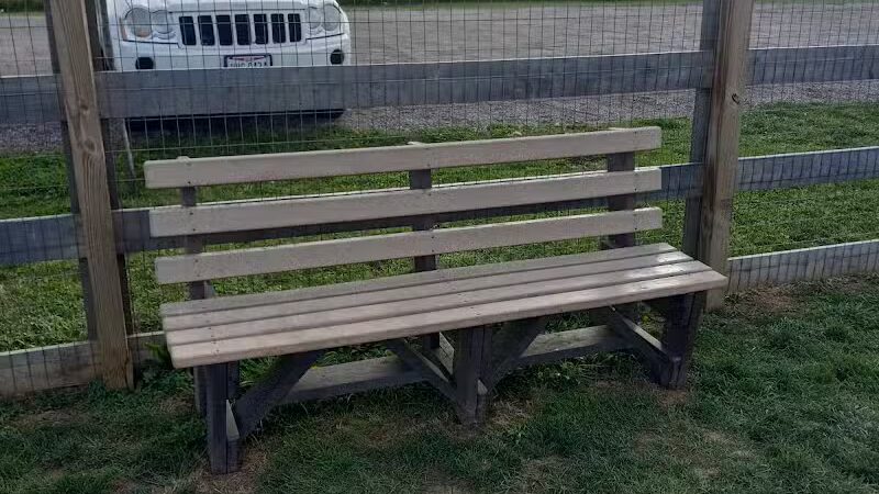 London Yelp Yard - London, OH