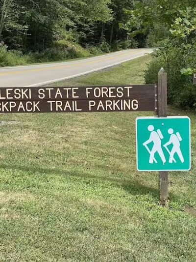 Zaleski State Forest Backpack Trailhead Parking: Selinde Roosenburg Memorial Backpack Trail - McArthur, OH