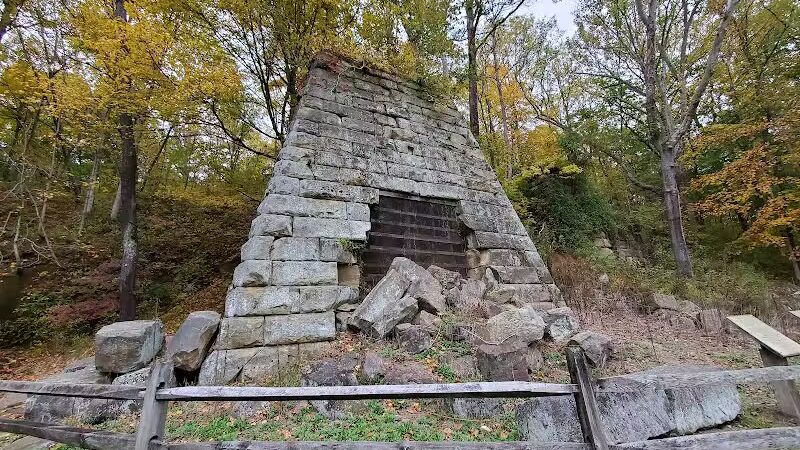 Zaleski State Forest Backpack Trailhead Parking: Selinde Roosenburg Memorial Backpack Trail - McArthur, OH