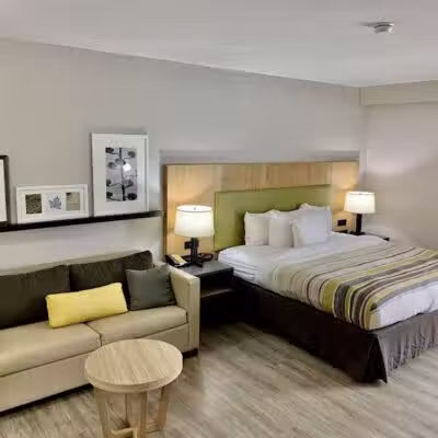 Country Inn & Suites by Radisson, Sandusky South, OH - Milan, OH