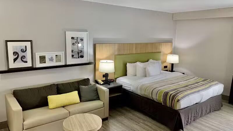 Country Inn & Suites by Radisson, Sandusky South, OH - Milan, OH