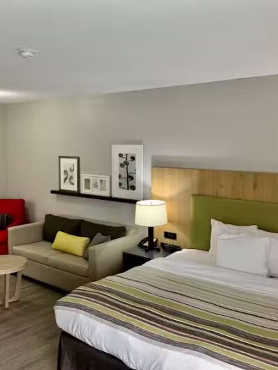 Country Inn & Suites by Radisson, Sandusky South, OH - Milan, OH