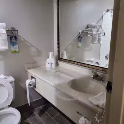 Days Inn by Wyndham Milan Sandusky South - Milan, OH