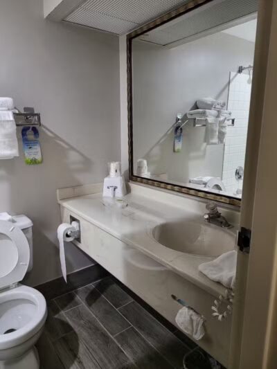 Days Inn by Wyndham Milan Sandusky South - Milan, OH