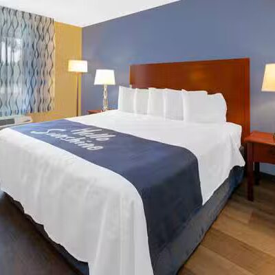 Days Inn by Wyndham Milan Sandusky South - Milan, OH