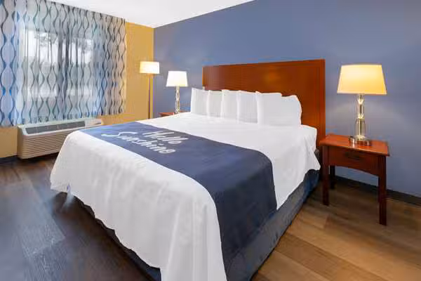 Days Inn by Wyndham Milan Sandusky South - Milan, OH