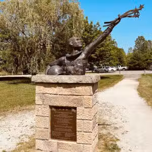 Towpath Trail-John Glenn Grove Trailhead - Navarre, OH