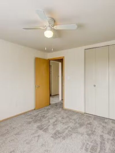 Parma Park Apartments - Parma, OH