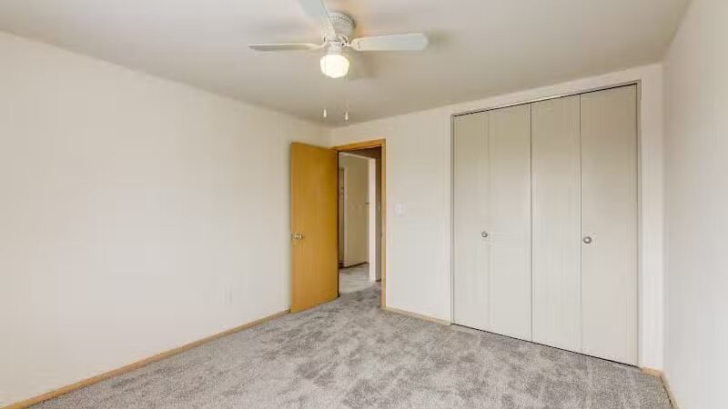 Parma Park Apartments - Parma, OH