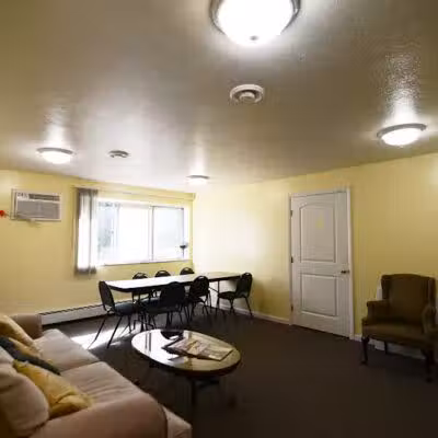 Parma Park Apartments - Parma, OH