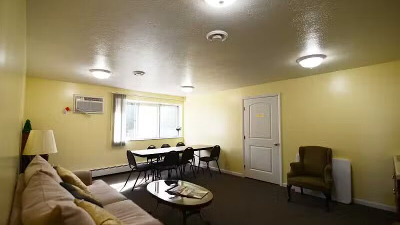 Parma Park Apartments - Parma, OH