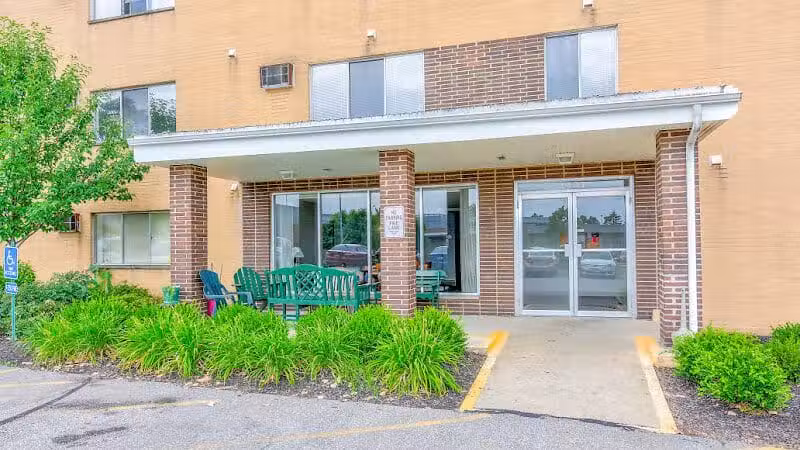 Parma Park Apartments - Parma, OH