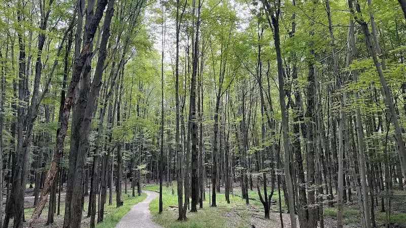 Skyline Overlook Trailhead - Parma, OH