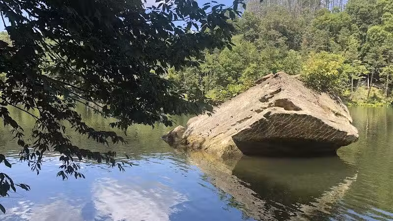 Lake Vesuvius Roadside Shelter - Pedro, OH
