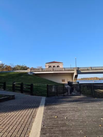 Glick Park & Overlook - O'Shaughnessy Dam - Powell, OH