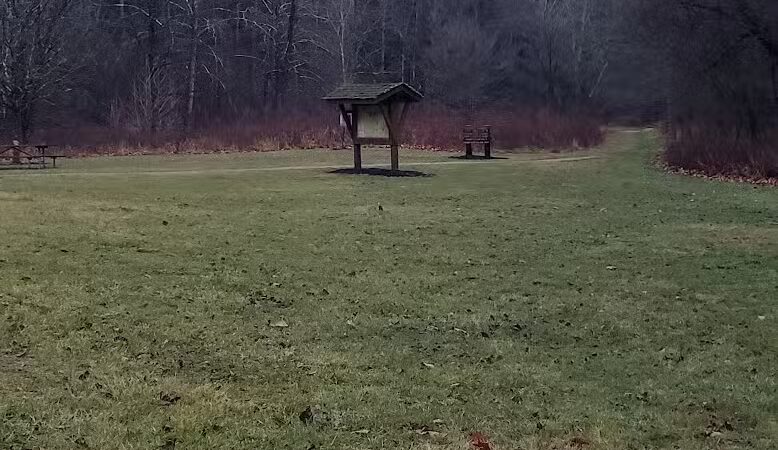 Creekside Meadows Pet Trail - Rockbridge, OH