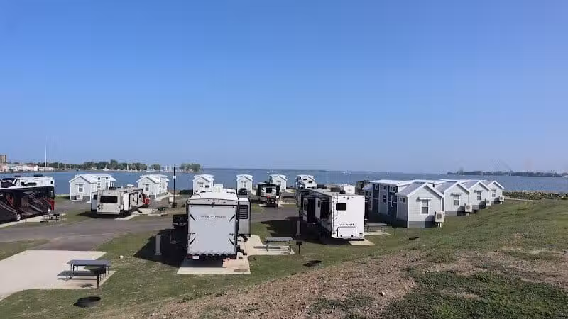 Bayfront Resort at Cross View - Sandusky, OH