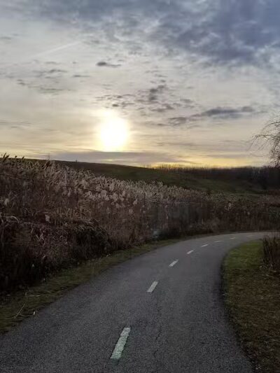 Ohio to Erie Trail, Canal Road Access - Valley View, OH