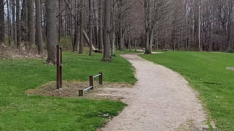 Valley View Woods Park - Valley View, OH