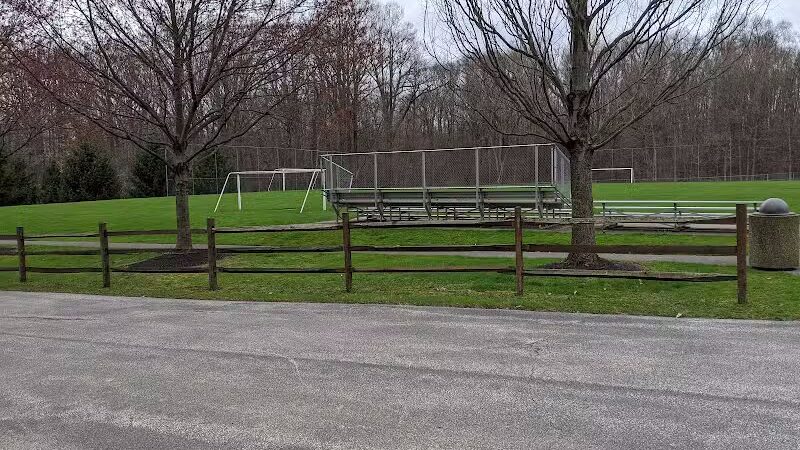 Valley View Woods Park - Valley View, OH