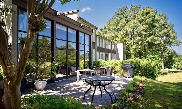 The Inn at Houndslake - Aiken, SC