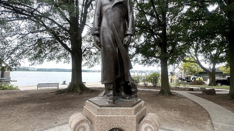 Waterfront Walk Overlook - Alexandria, VA