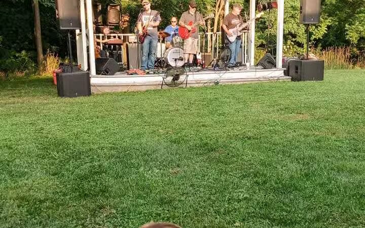 Almont Village Park - Almont,