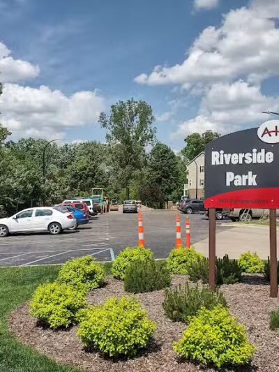 Riverside Park - Auburn Hills,